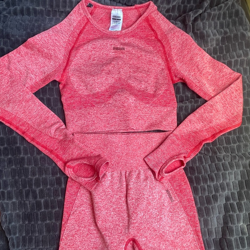 GYMSHARK flex outfit in red